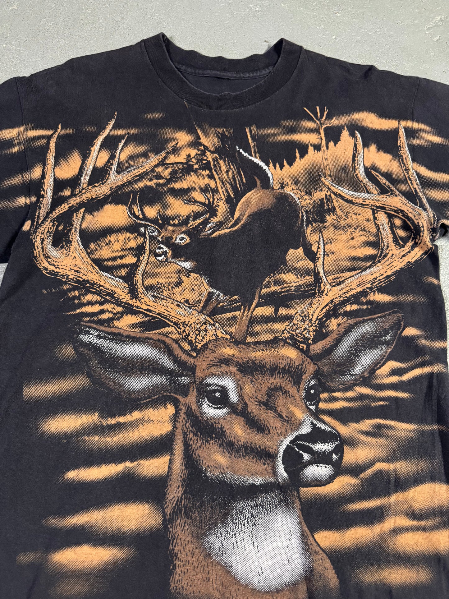 90s Deer Aop Tee Sz L-XL