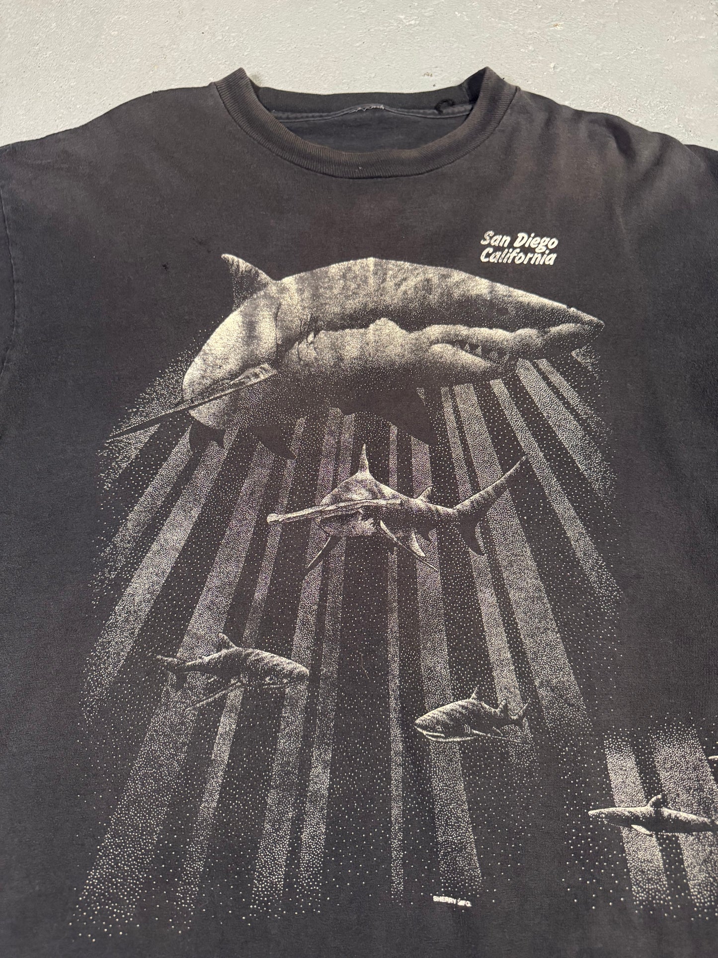 90s Single stitch Shark tee Sz XL