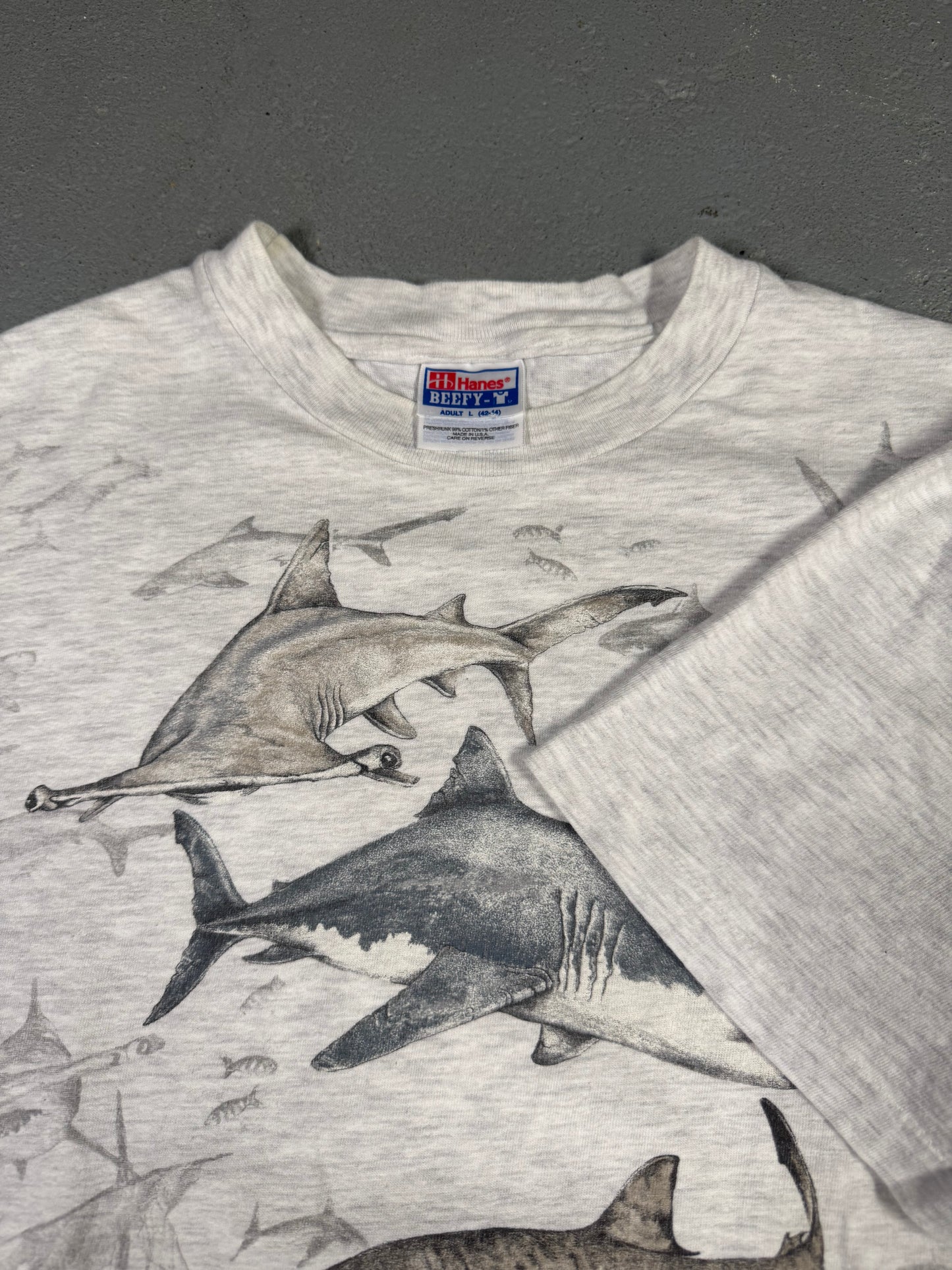 90s Single stitch Shark tee Sz L