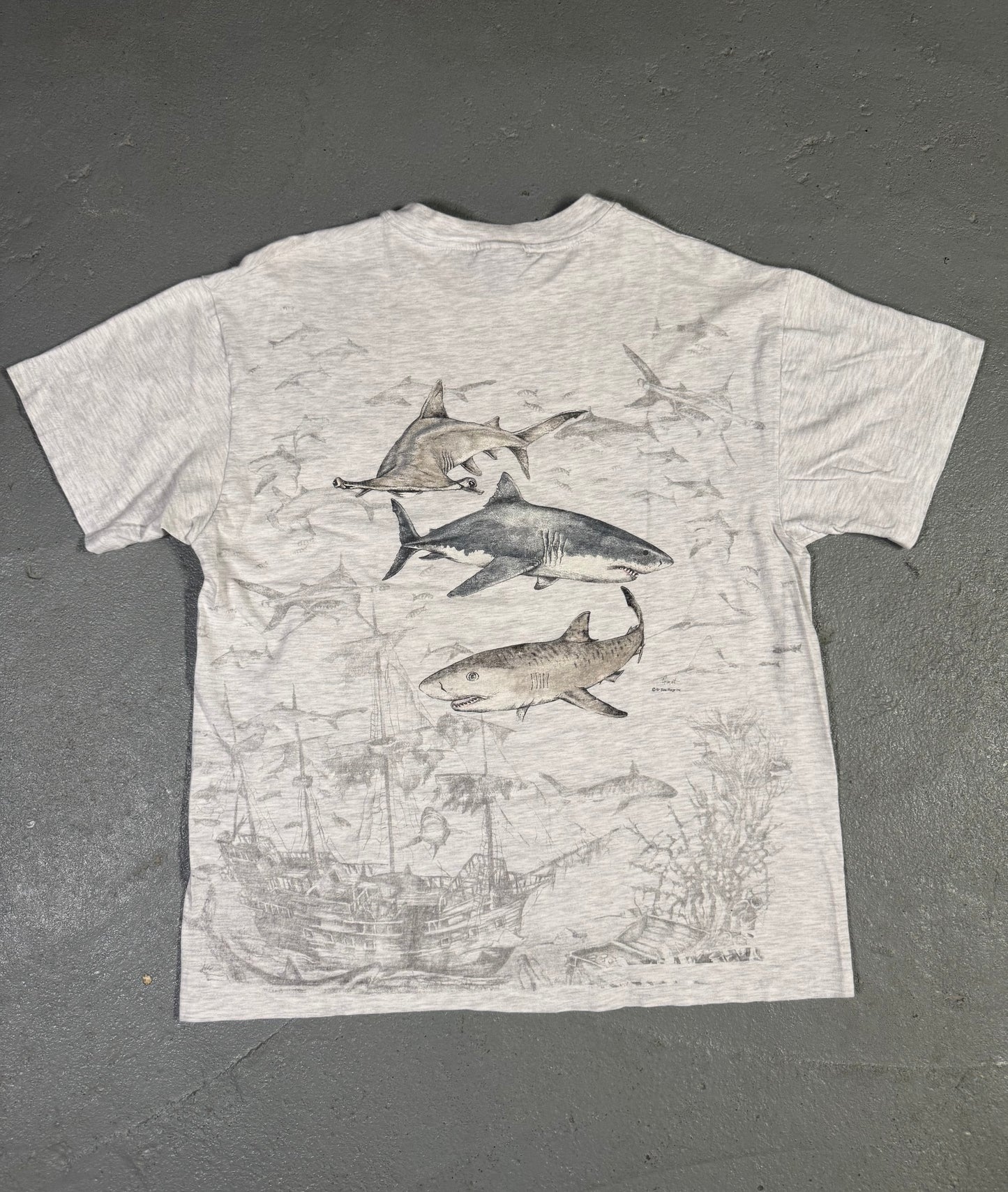 90s Single stitch Shark tee Sz L